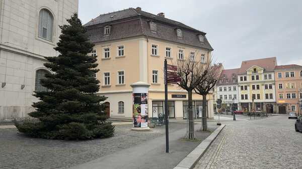 Ersatzneubau der Litfaßsäule vor der Johanniskirche