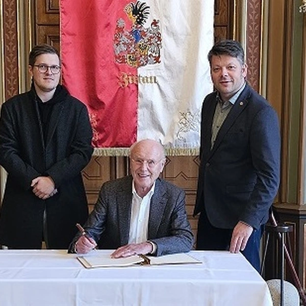 Bruno Höner, Seniorchef und Verwaltungsratsmitglied der Musterring International Josef Höner GmbH & Co. KG aus Rheda-Wiedenbrück, OB Zenker