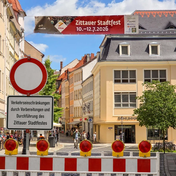 Zittauer Stadtfestbanner und Sperrscheibe