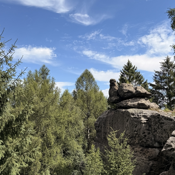 Die Br&uuml;tende Henne, eine Steinformation im Zittauer Gebirge